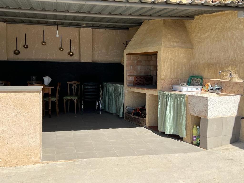 Villa Rural Con Amplia Piscina Campillo de Altobuey Extérieur photo